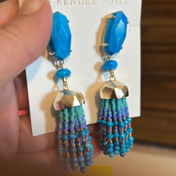 Brand New Kendra Scott Dove Gold Earrings - Picture 5 of 5